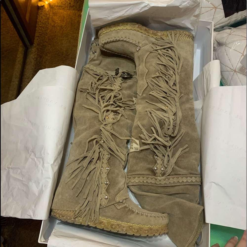 El Vaquero Knee High Fringe Wedge Boots!